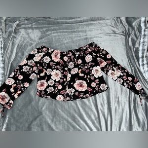 LA hearts long sleeve crop top